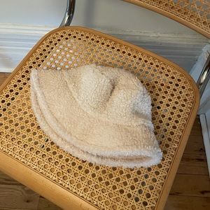 Cream fleece bucket hat
